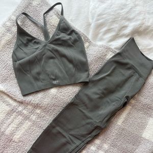 Set Active Leggings + Bra